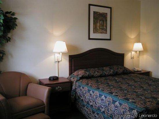 Intown Suites Extended Stay Greensboro Nc - Lanada Kamer foto