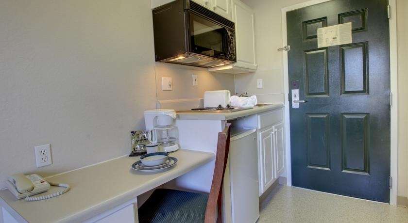 Intown Suites Extended Stay Greensboro Nc - Lanada Kamer foto