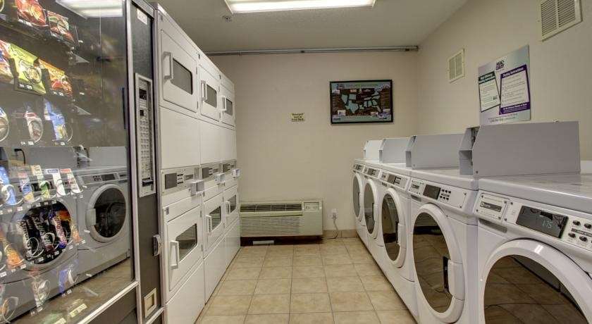 Intown Suites Extended Stay Greensboro Nc - Lanada Faciliteiten foto