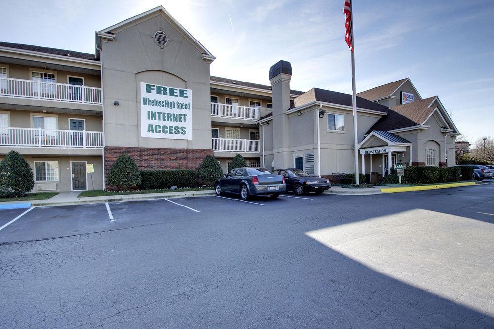 Intown Suites Extended Stay Greensboro Nc - Lanada Buitenkant foto