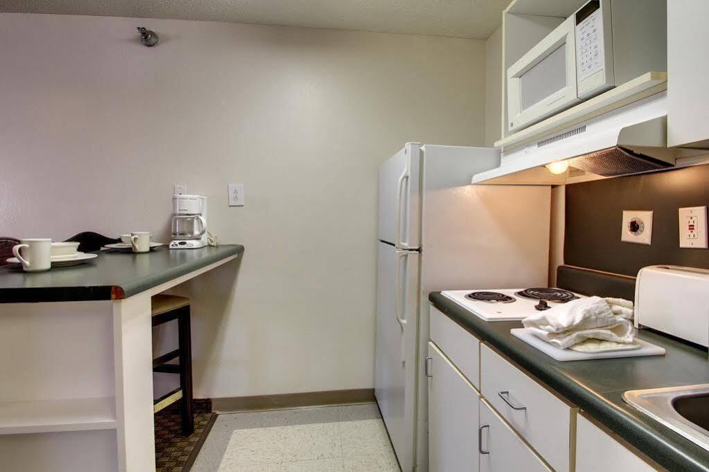 Intown Suites Extended Stay Greensboro Nc - Lanada Buitenkant foto