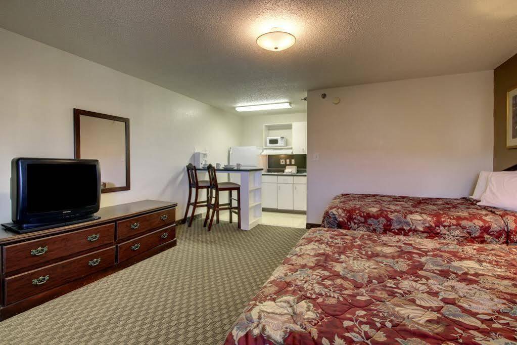 Intown Suites Extended Stay Greensboro Nc - Lanada Buitenkant foto