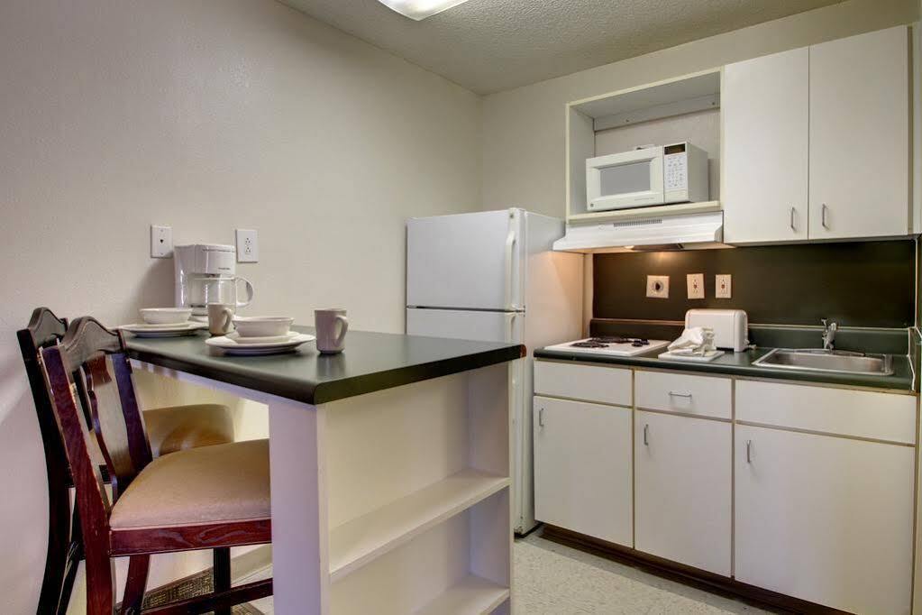 Intown Suites Extended Stay Greensboro Nc - Lanada Buitenkant foto