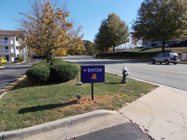 Intown Suites Extended Stay Greensboro Nc - Lanada Buitenkant foto